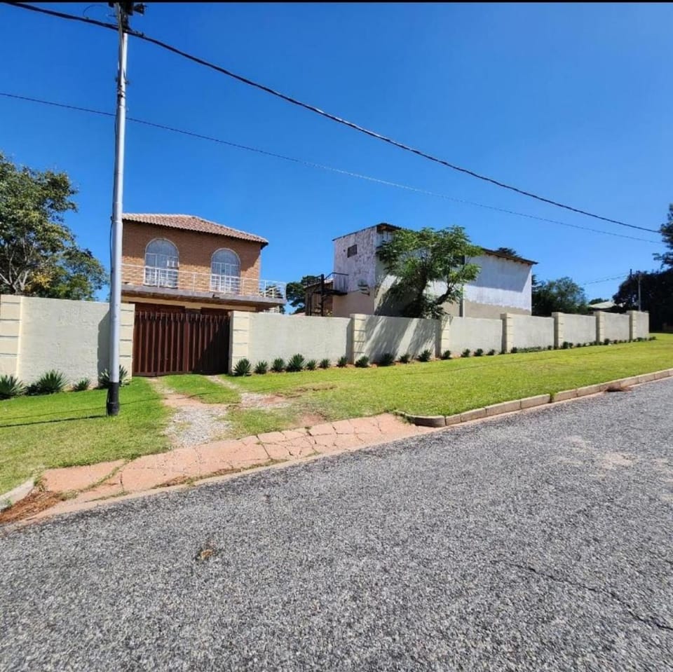 Property building, Neighbourhood