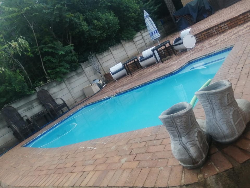 Patio, Pool view, Swimming pool, sunbed