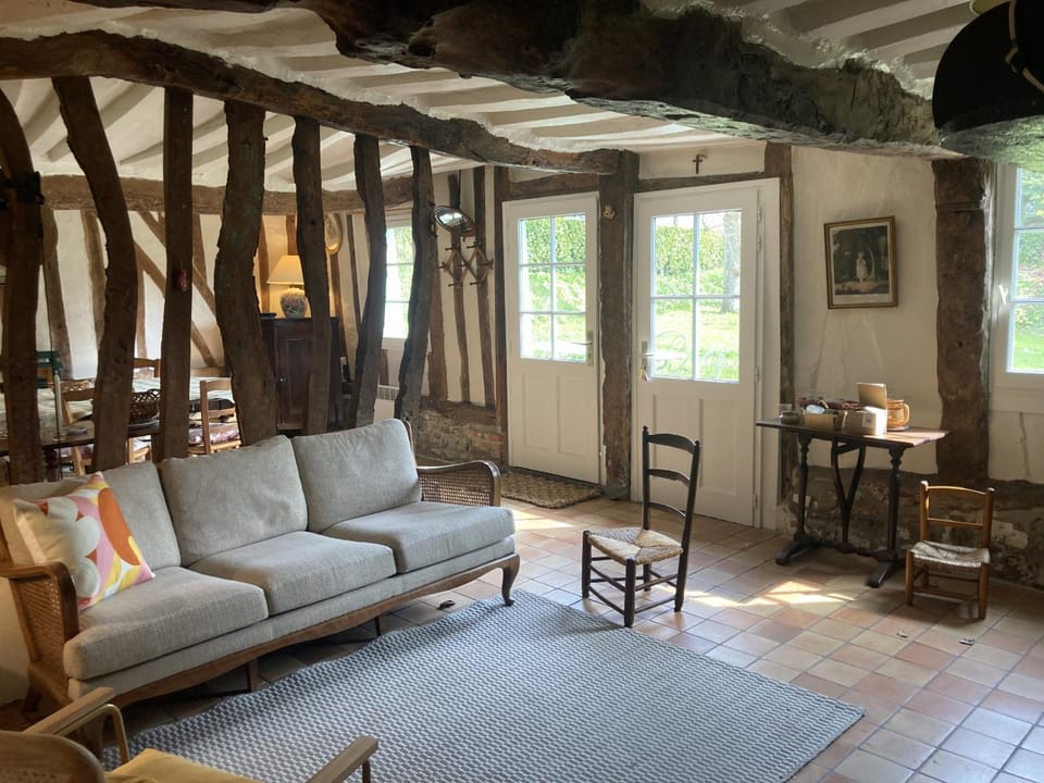 Communal lounge/ TV room, Living room