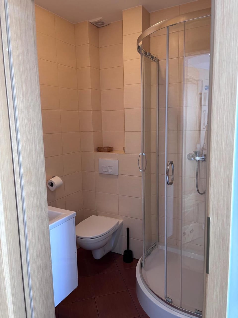 Shower, Toilet, Bathroom, towels