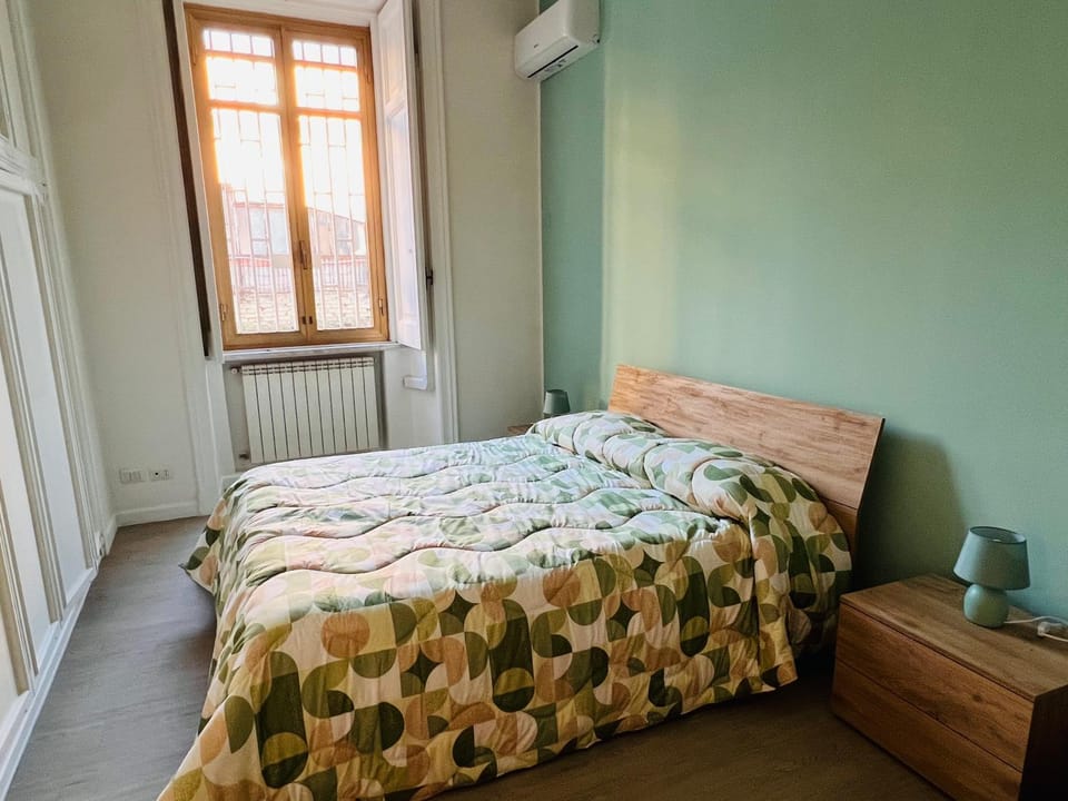 Bed, Photo of the whole room, Bedroom, internet, air conditioner