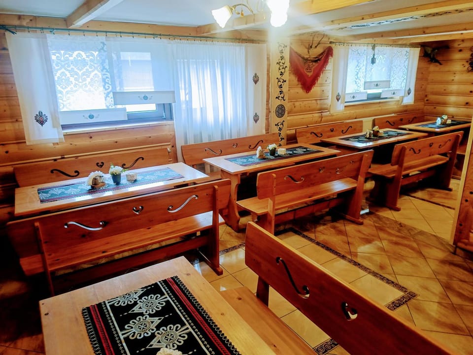 Communal lounge/ TV room, Dining area