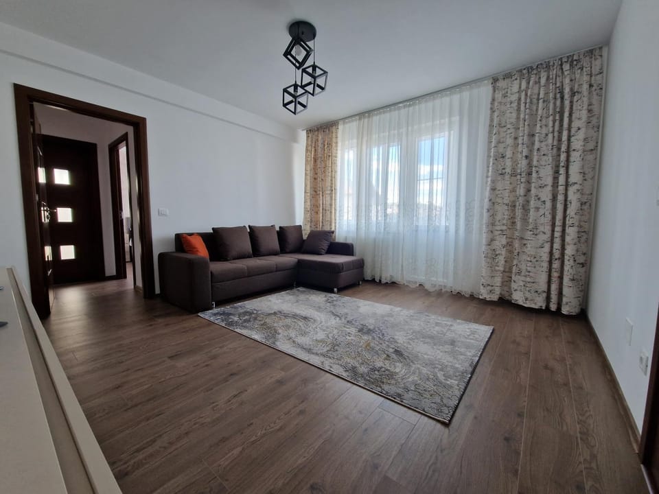 Communal lounge/ TV room, Day, Balcony/Terrace, Living room, Photo of the whole room, Seating area