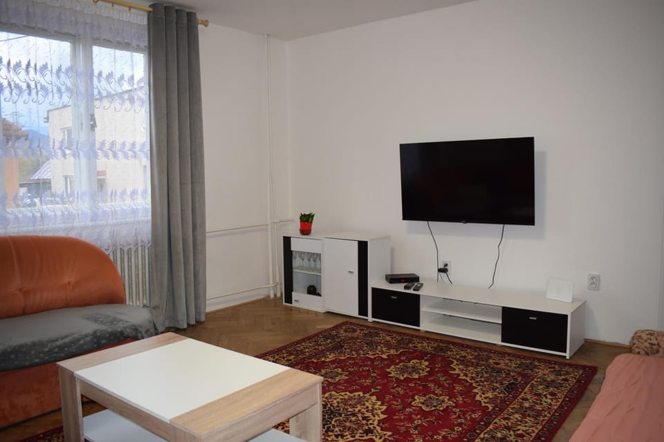 Communal lounge/ TV room, TV and multimedia, Living room, Photo of the whole room