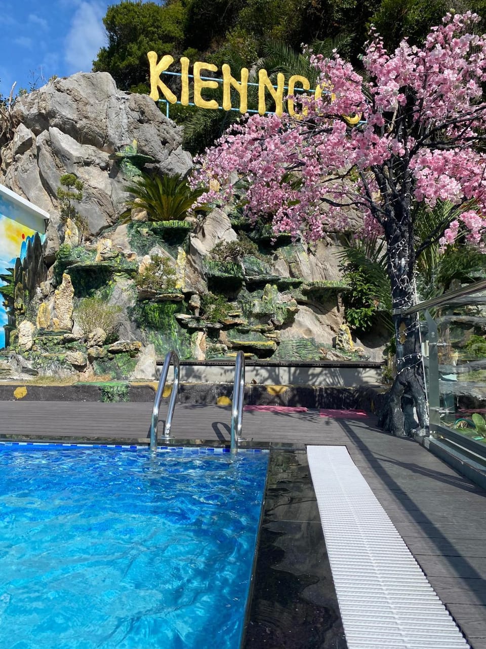Swimming pool