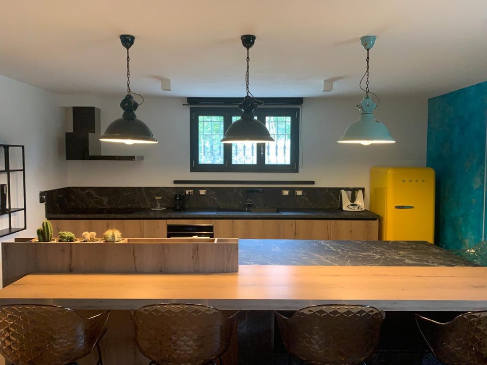 Kitchen or kitchenette, pet friendly, stove