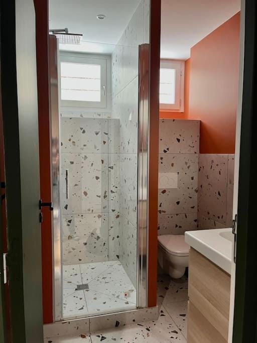 Shower, Toilet, Bathroom