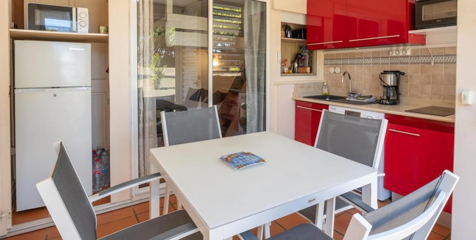Studio Corail Rez de Jardin Apartment in Grande-Terre, Guadeloupe