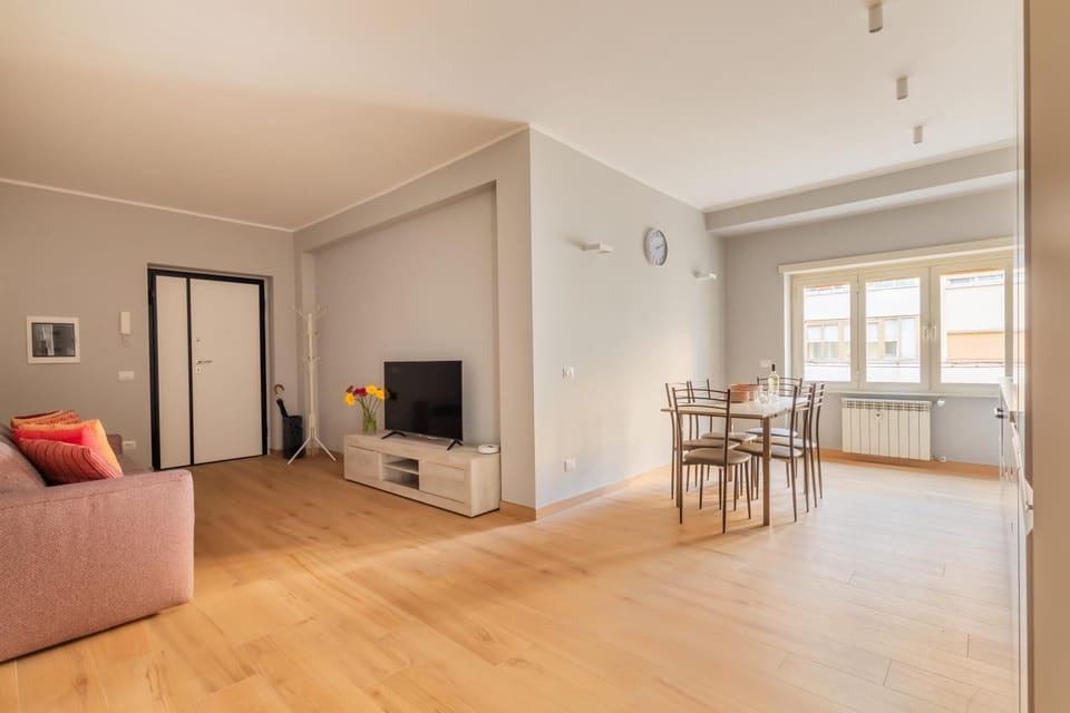 Communal lounge/ TV room, TV and multimedia, Living room