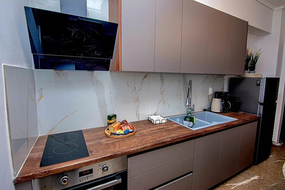 Kitchen or kitchenette, pet friendly, stove