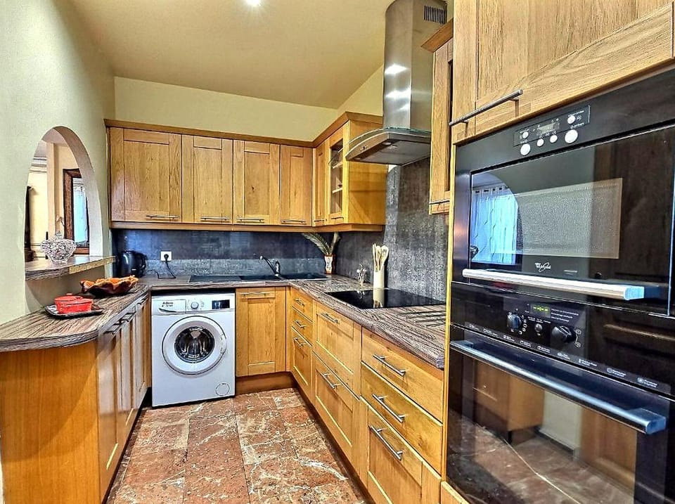 Kitchen or kitchenette, oven, stove