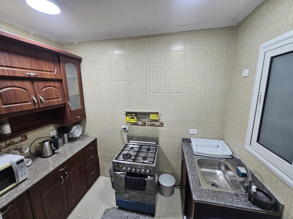 شقة مفروشةومريحةفي مدينتي قريبة من كل الخدمات والحركة Apartment in Cairo Governorate