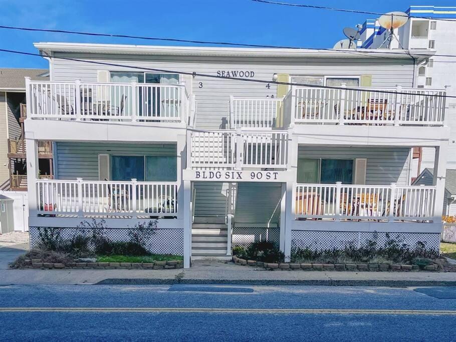 Ocean views and just steps to the Beach! House in Ocean City