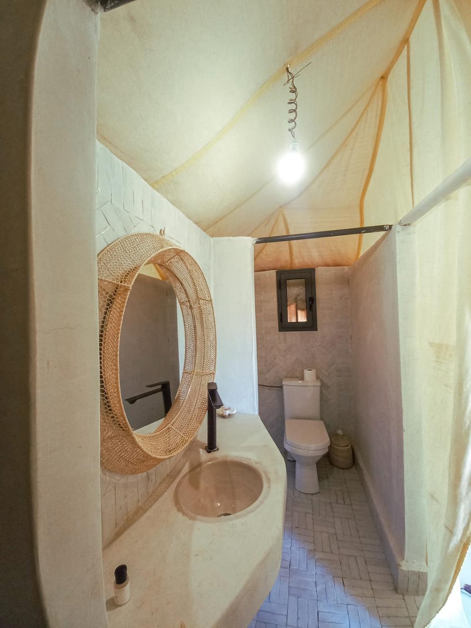 The Luxury ERG Safari Camp Hotel in Morocco
