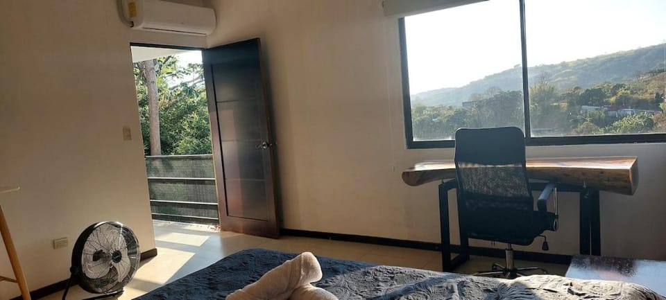 Casa mirando a la montaña, camino al volcán Apartment in Alajuela