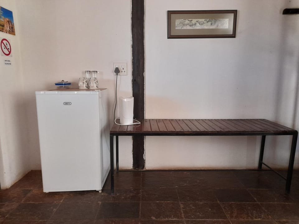 Kitchen or kitchenette, oven