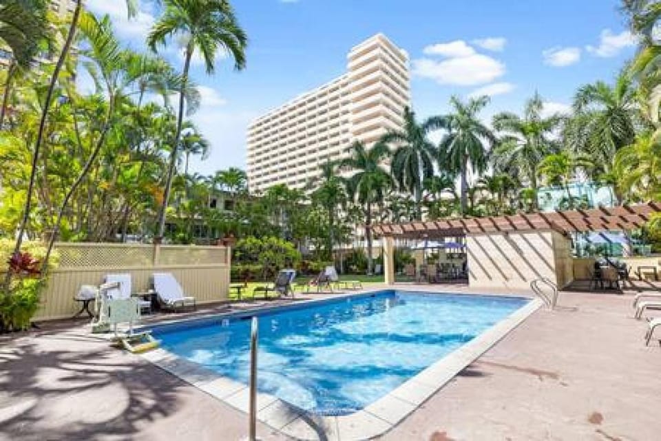 Swimming pool, sunbed
