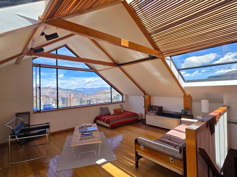 Photo of the whole room, City view, Landmark view, Mountain view, Street view