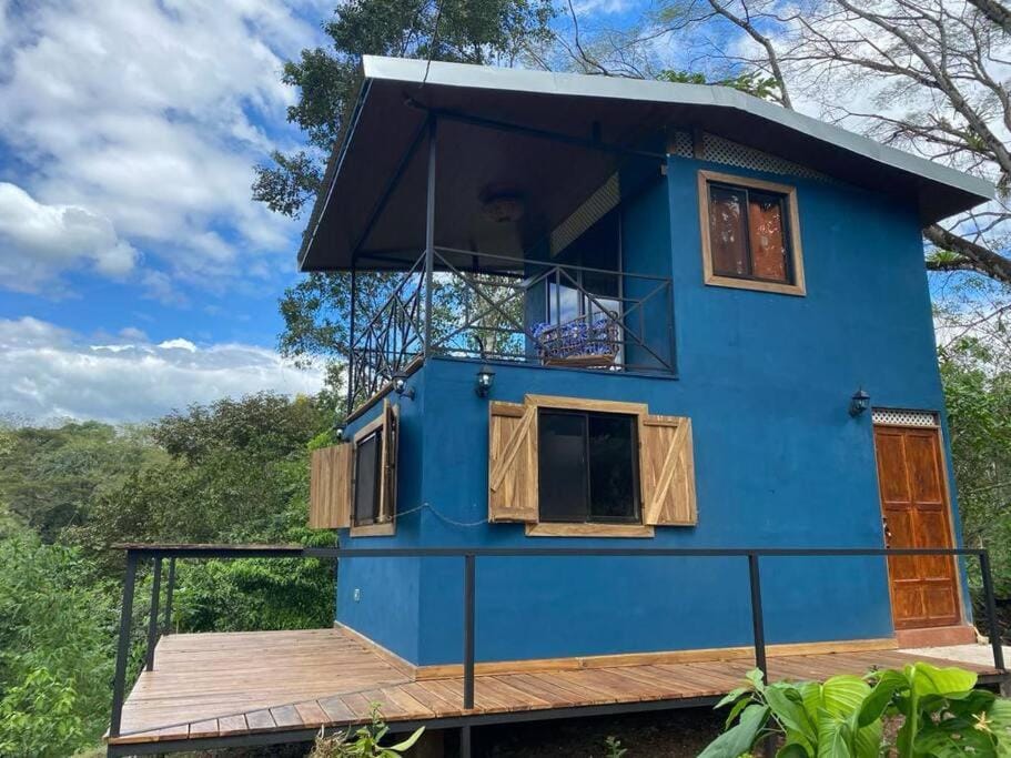 Private Eco Cabin B, pool, fast Wifi, Mountain Views Cabin in San José Province
