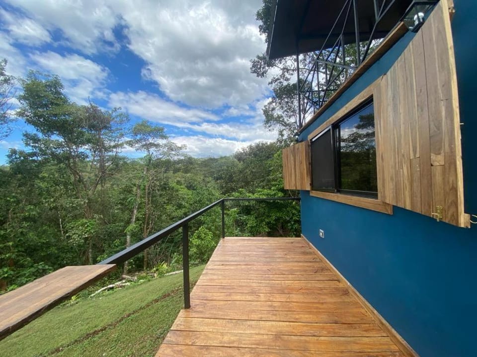 Private Eco Cabin B, pool, fast Wifi, Mountain Views Cabin in San José Province