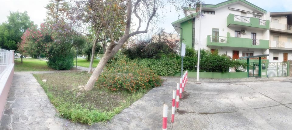 Property building, Neighbourhood