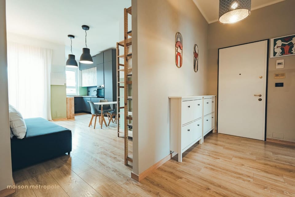 Living room, Photo of the whole room
