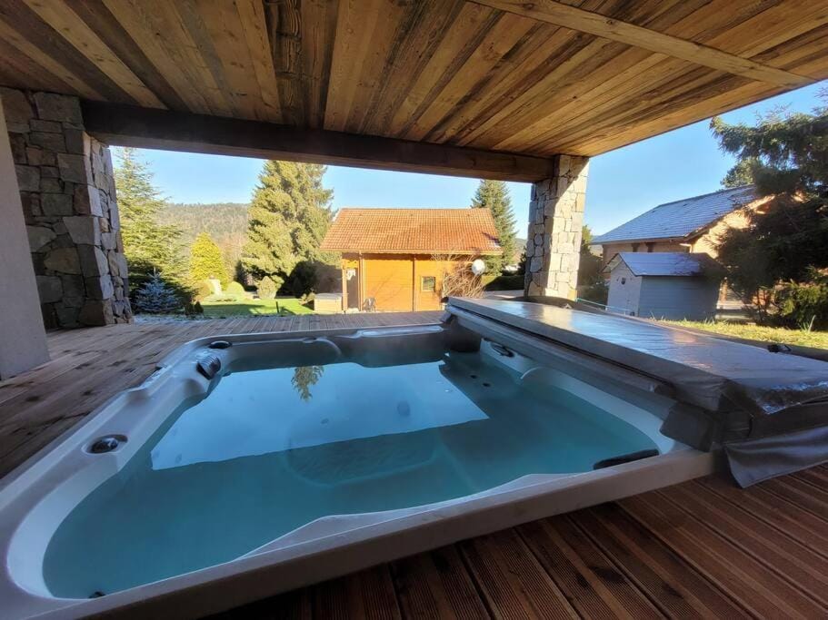 Day, Natural landscape, Hot Tub