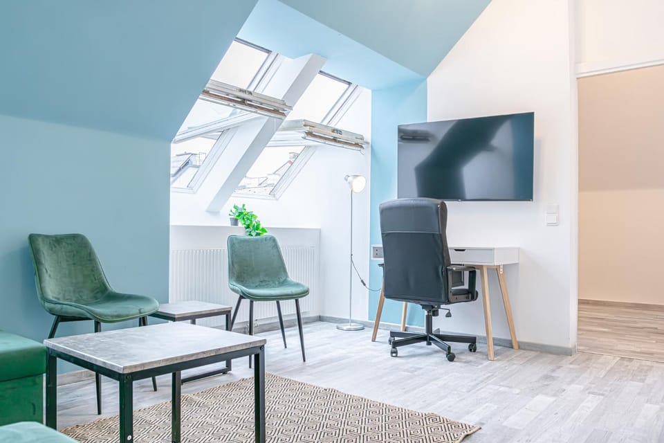 TV and multimedia, Seating area