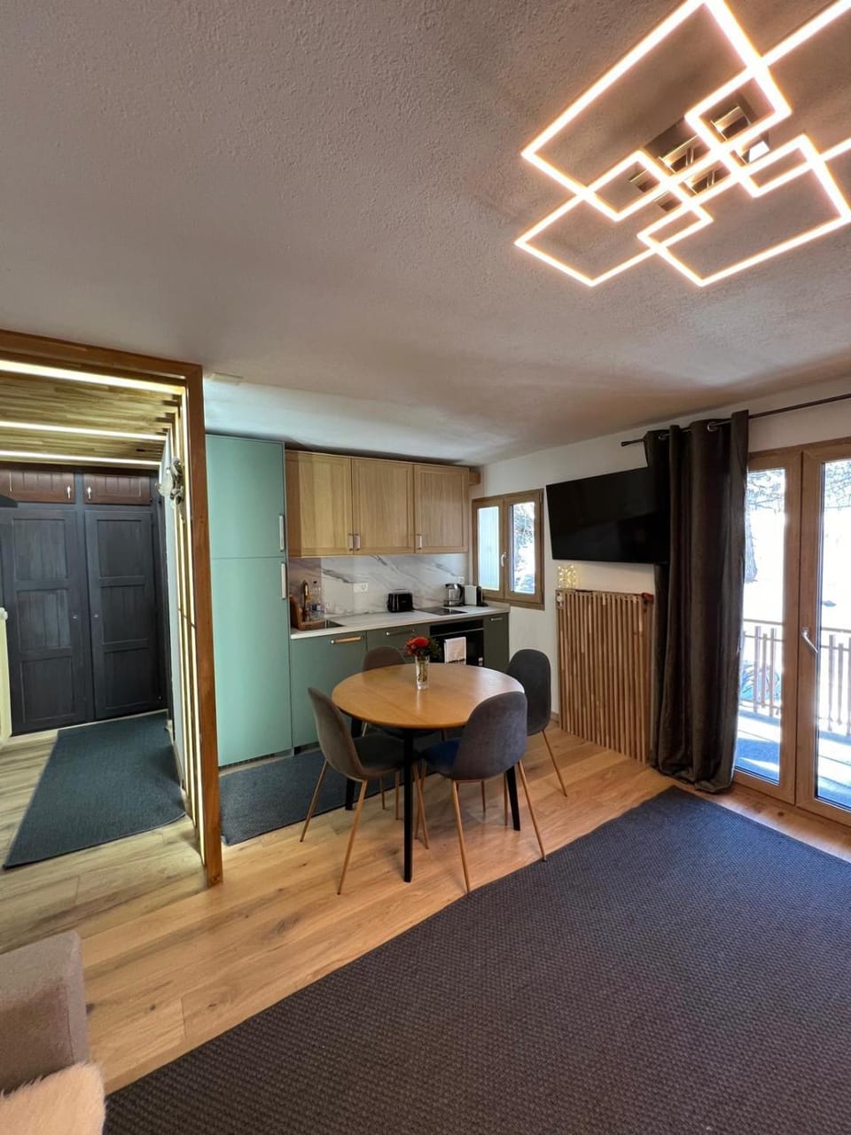 Cosy studio for 4 near ski lift, CRETES B24 Apartment in Canton of Valais