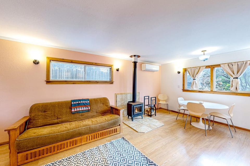 Eco-Conscious Home with Spacious Yard & EV Charger House in Mendocino County