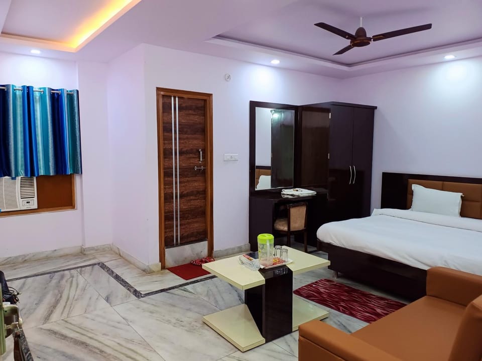 Property building, Bedroom, wardrobe