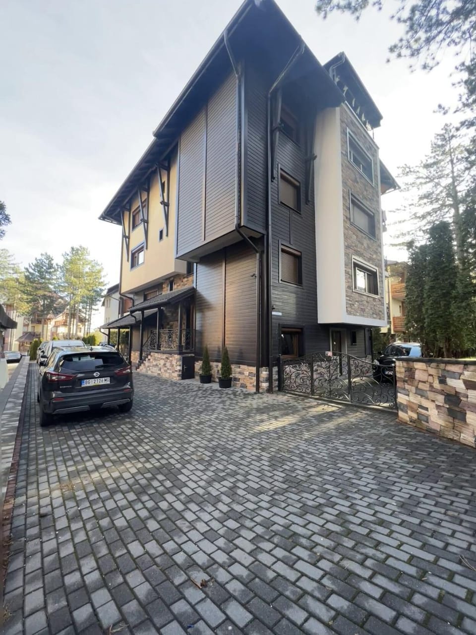 Neighbourhood, Parking