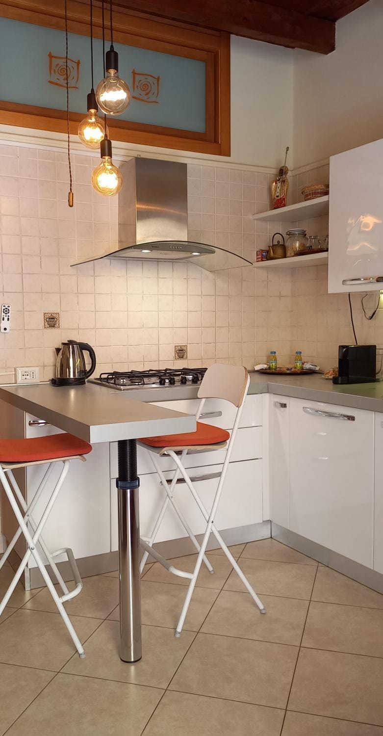 Kitchen or kitchenette, Breakfast