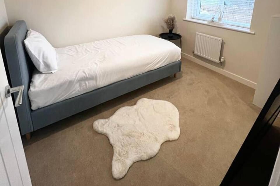3-Bed House Sleeps 5 Free Parking House in Bradford