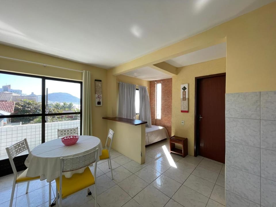 Apartamento para 4 pessoas, frente ao mar Apartment in Florianopolis