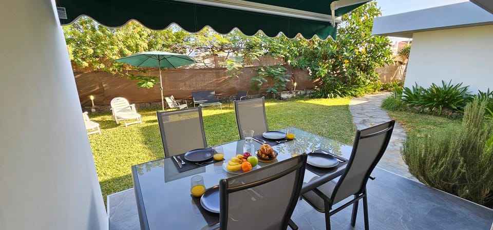 Garden, Garden, Balcony/Terrace, Food and drinks, Dining area, Garden view