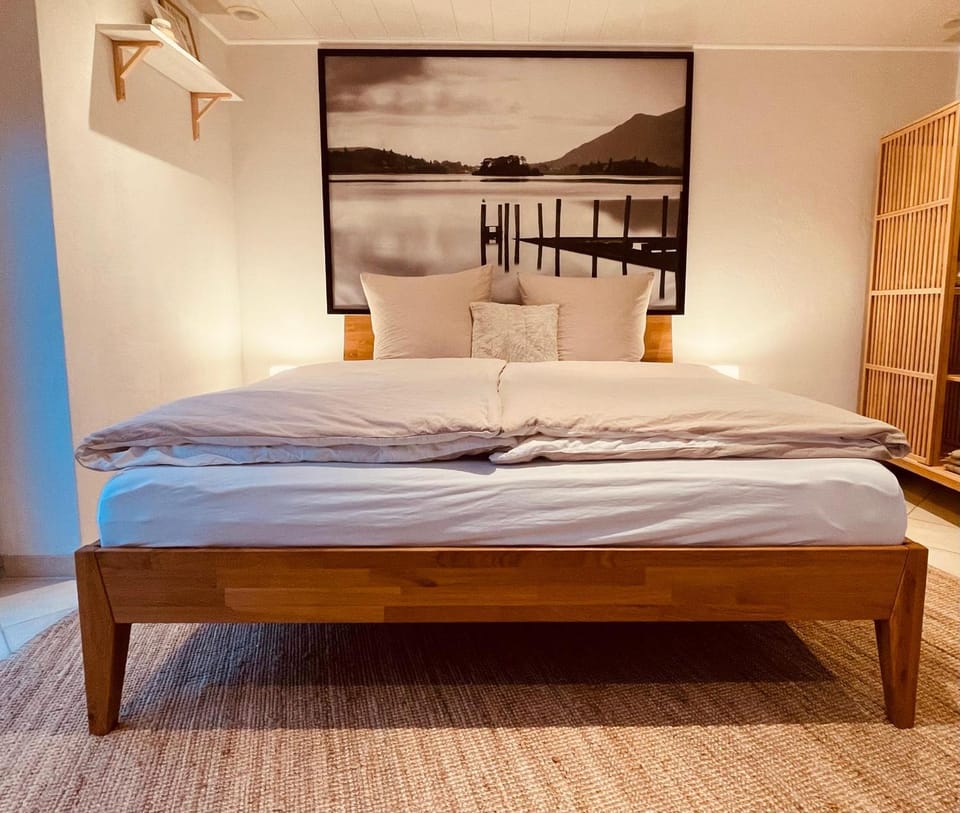 Bed, Living room