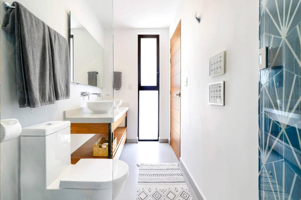 Bathroom, towels