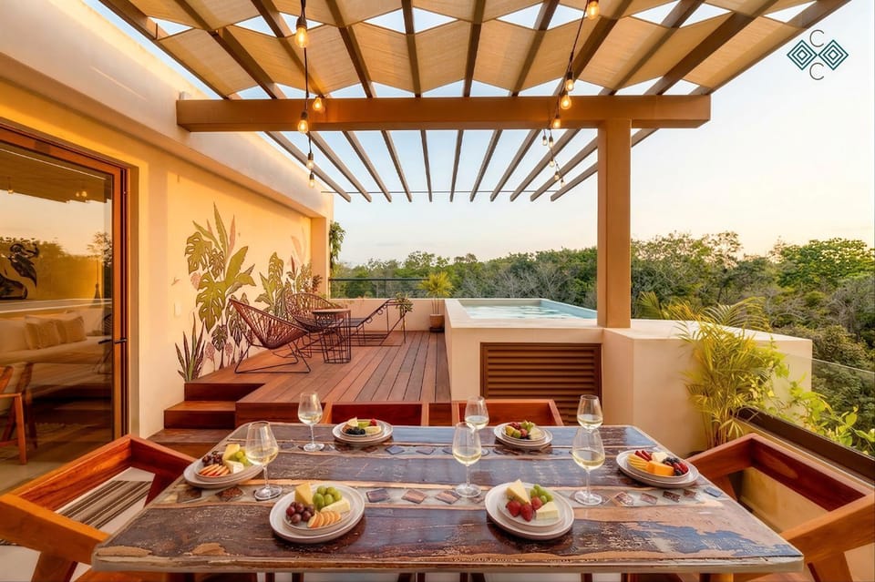 Natural landscape, Balcony/Terrace, Dining area, Pool view, Swimming pool
