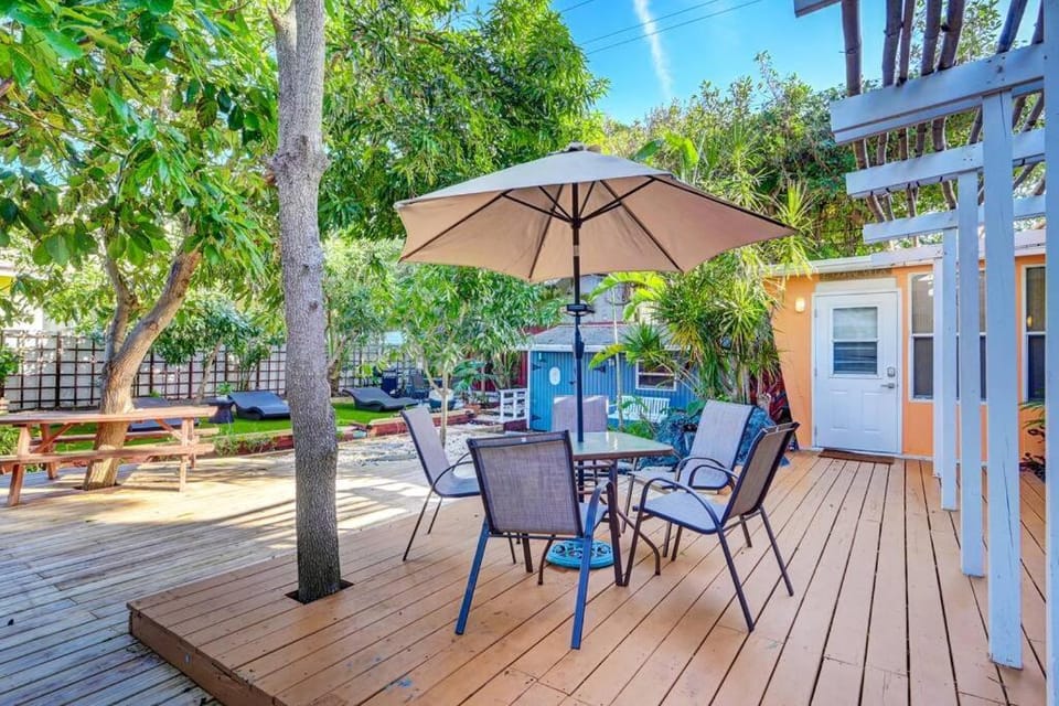 Garden Beach studio @The Island Apartment in Deerfield Beach