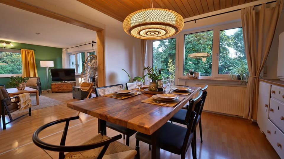 TV and multimedia, Living room, Dining area