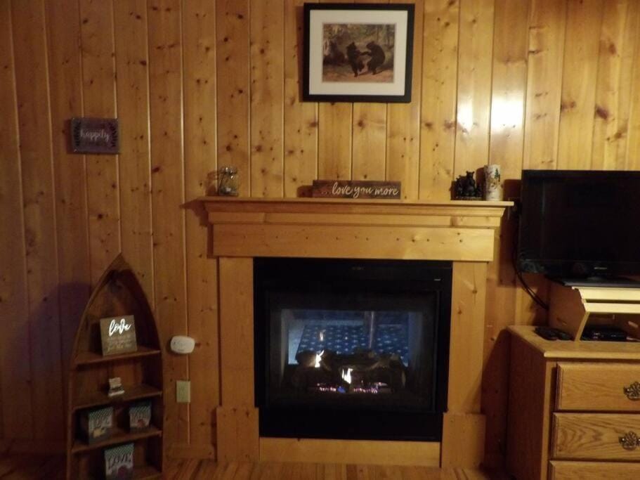 Bedroom, fireplace