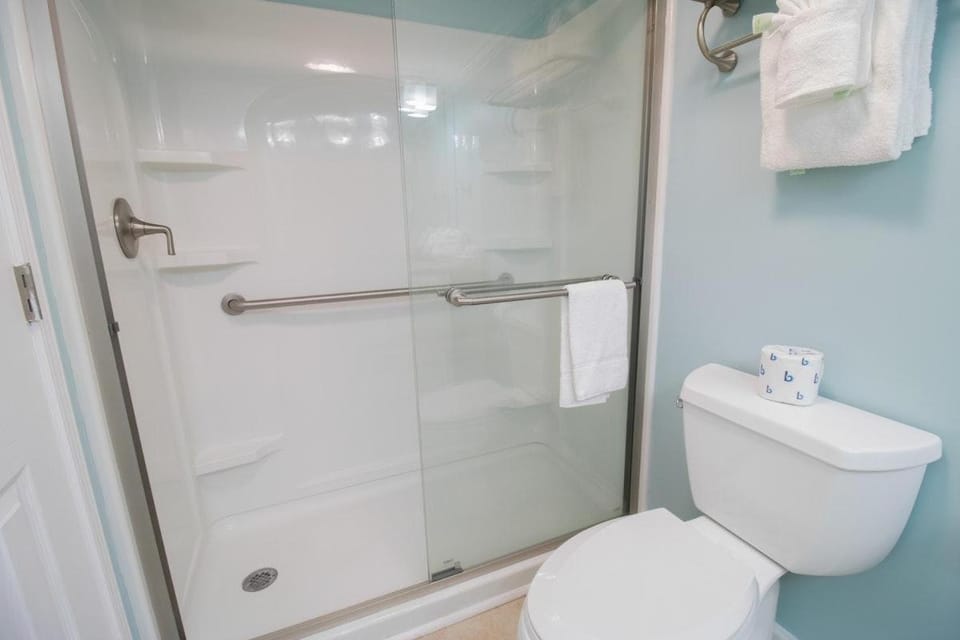 OF Escape with Private Porch 1st Floor Queen Beds Apartment in South Carolina