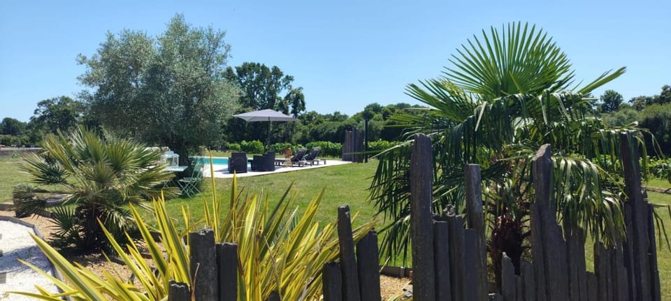 Gîte Chauffour 3 étoiles, avec piscine chauffée House in Pays de la Loire
