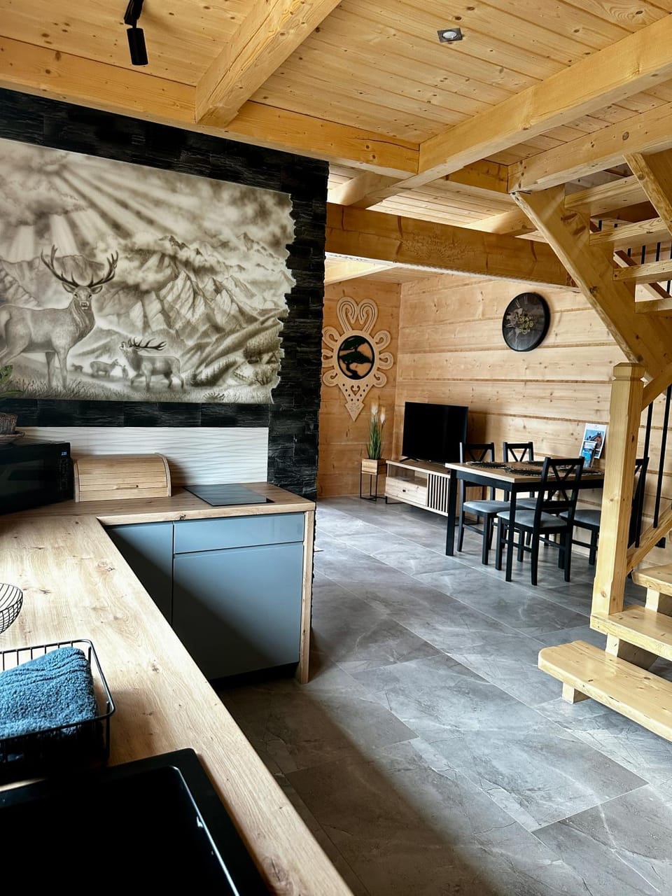 Kitchen or kitchenette, Living room
