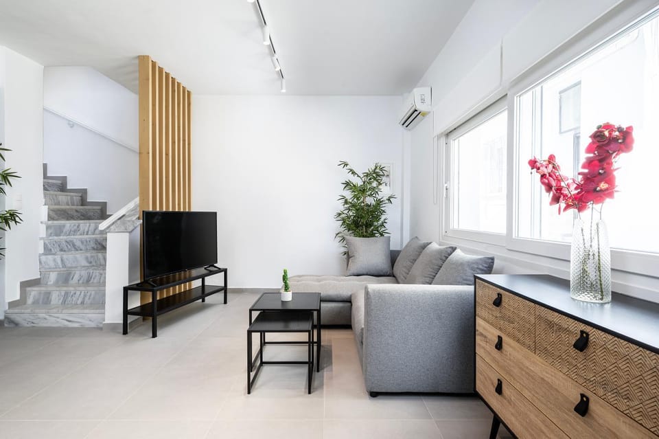 Communal lounge/ TV room, Living room