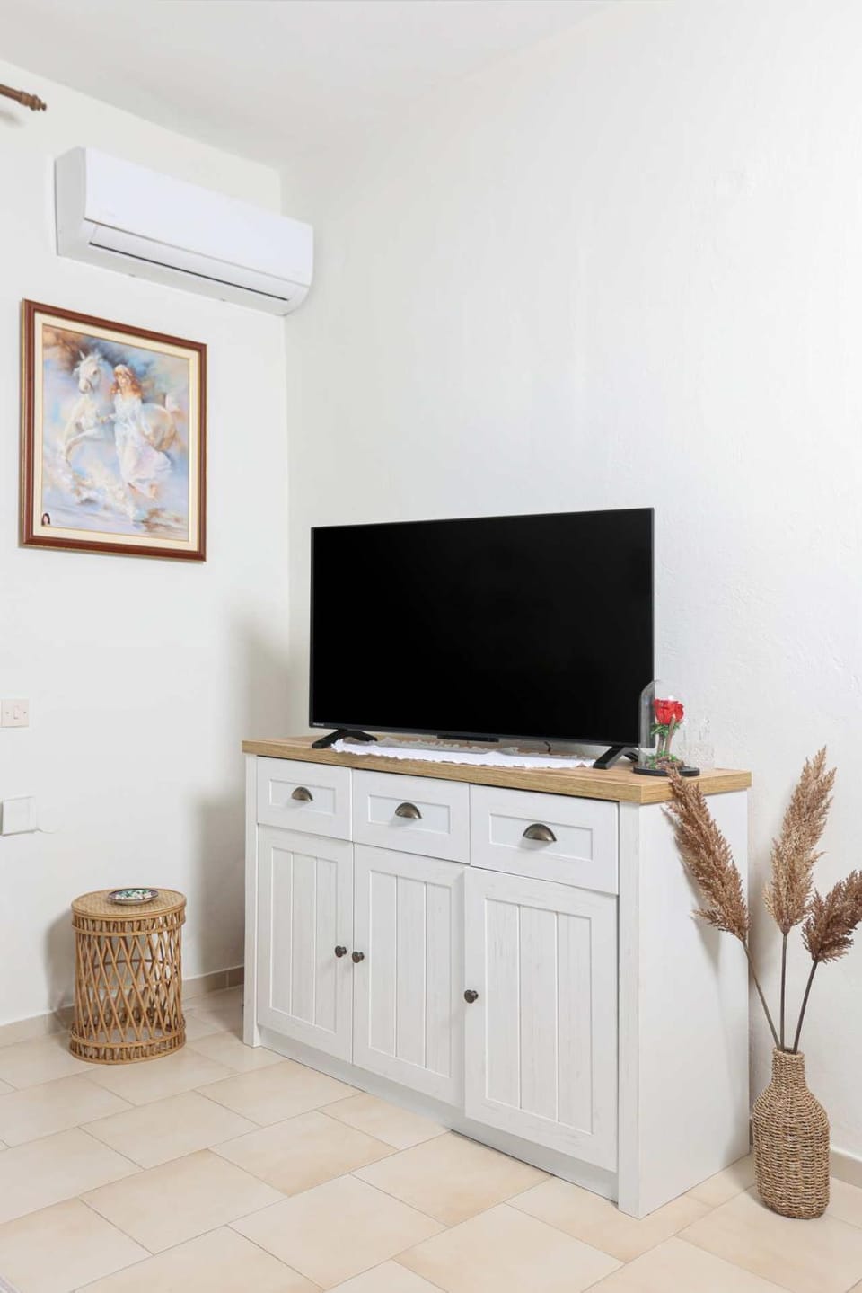 Communal lounge/ TV room, Evening entertainment