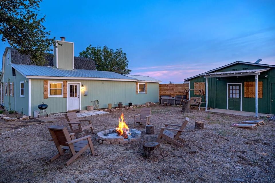 Das Grun Haus With Private Hot Tub House in Rio Grande