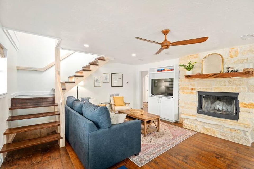 Das Grun Haus With Private Hot Tub House in Rio Grande
