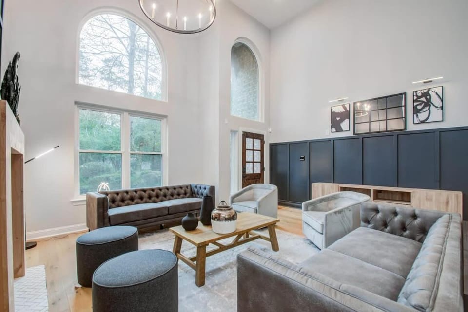 Luxury Mansion Dream Home - 6 Bed Pool Grill House in The Woodlands